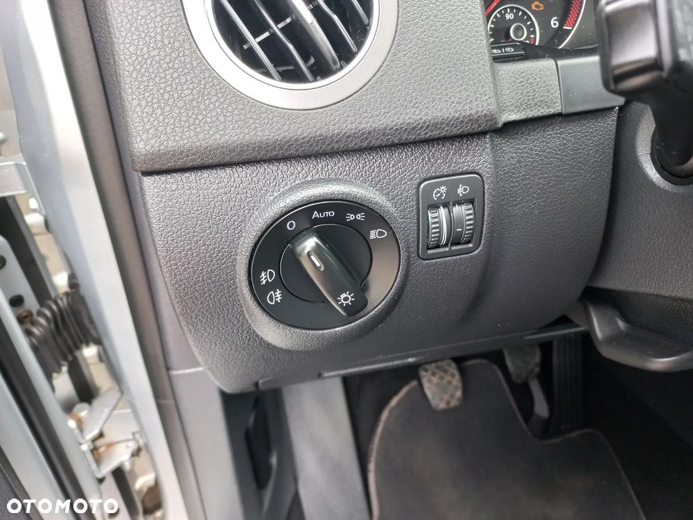 Volkswagen Golf Plus 2.0 TDI DPF MATCH - 33