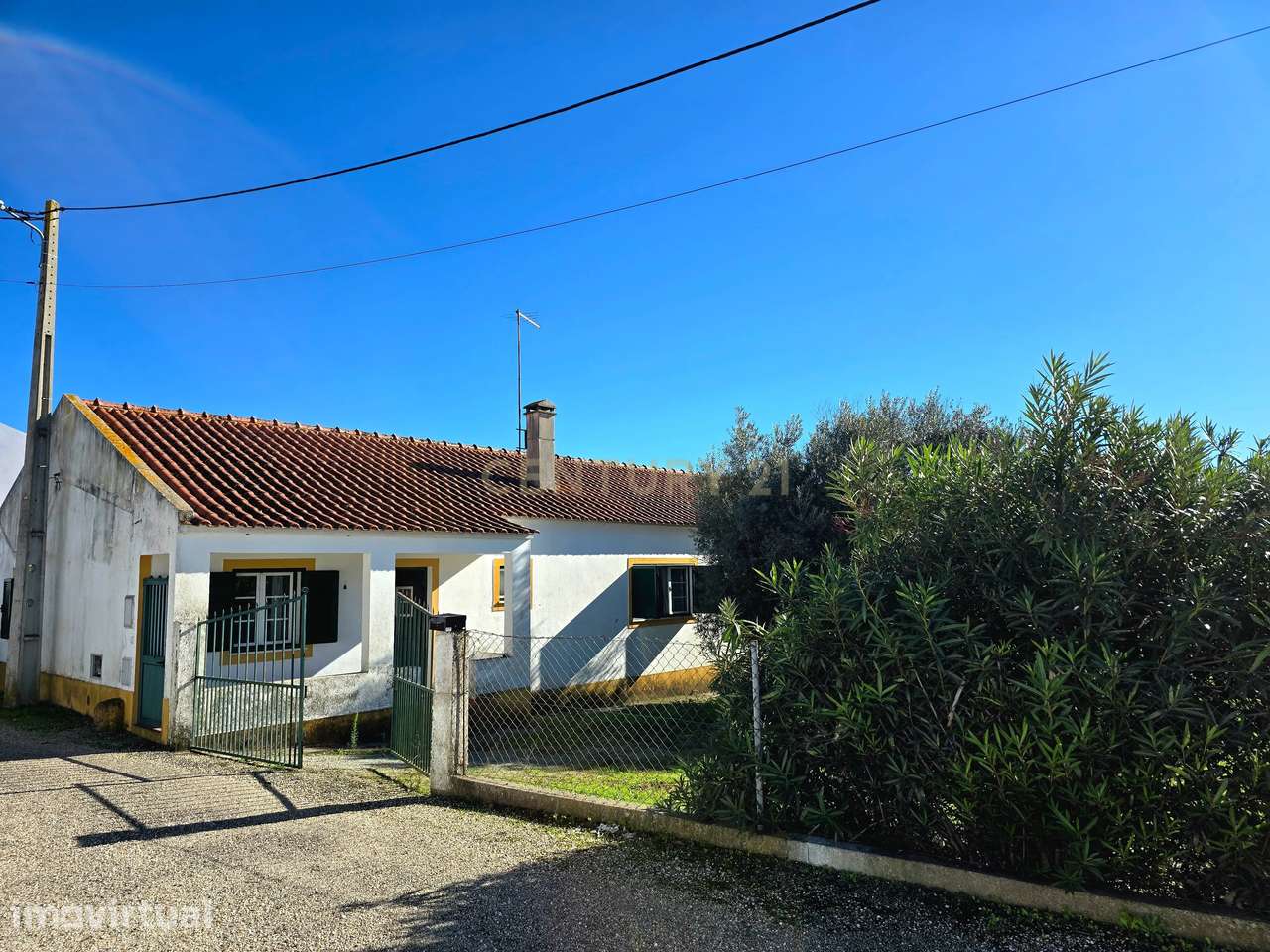 Moradia T3 com 2000 m² de Terreno, Poço, Forno Tradicional e Garagem – - Grande imagem: 3/33