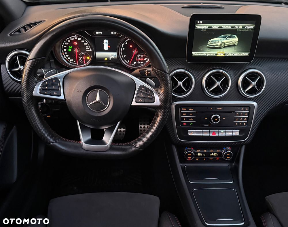 Mercedes-Benz Klasa A 180 7G-DCT AMG Line - 24