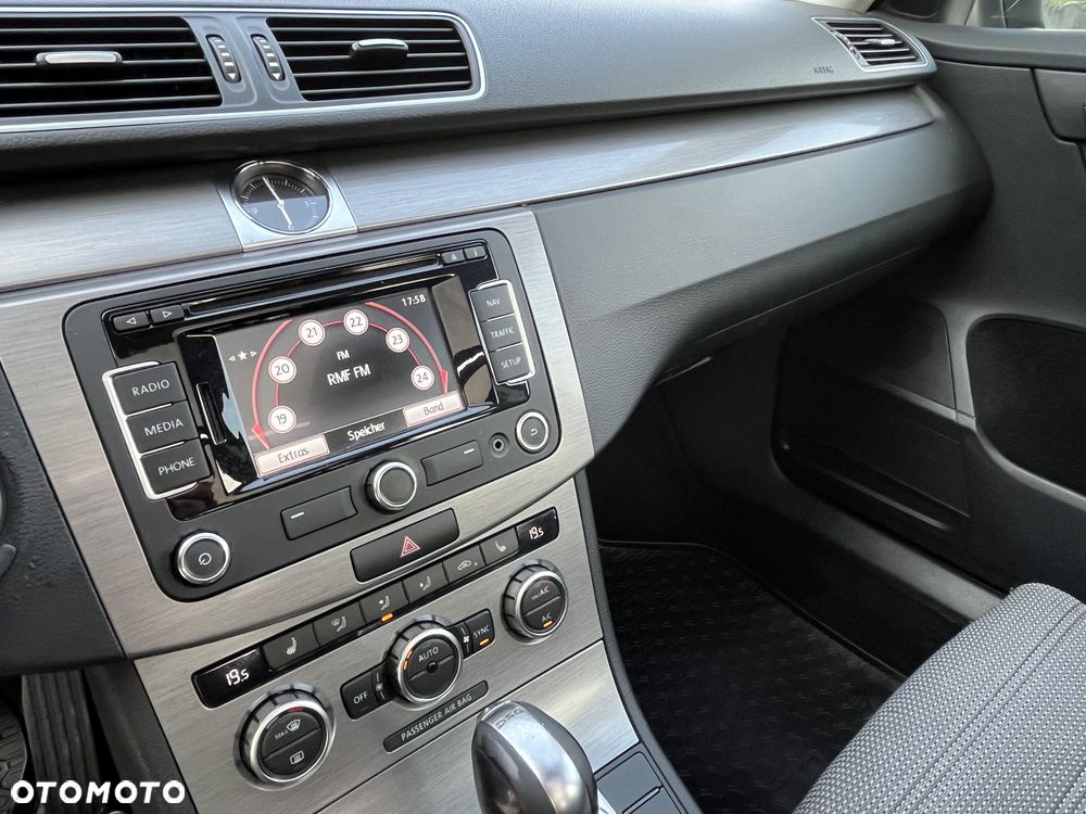 Volkswagen Passat 2.0 TDI DSG BlueMotion Technology Highline - 17