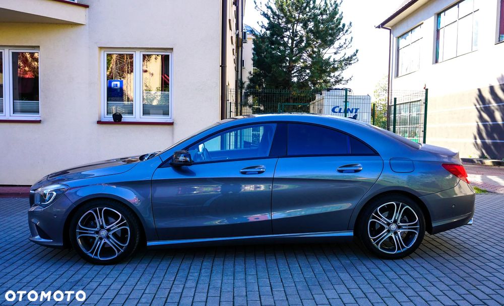 Mercedes-Benz CLA 200 7G-DCT UrbanStyle Edition - 19