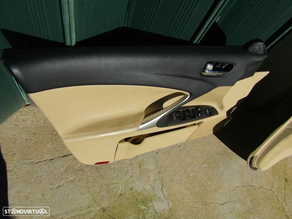 Forras (quartelas) das portas LEXUS IS 220 / 350 ano 2006 a 2011 - 8