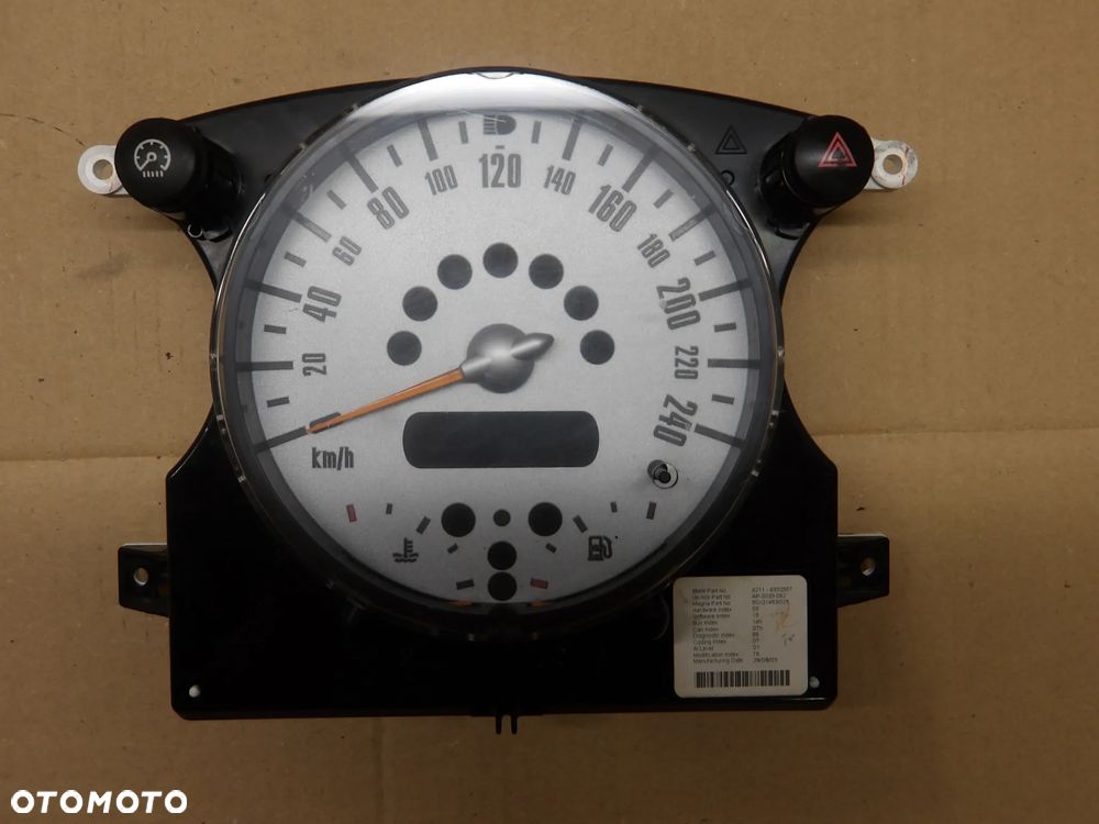 MINI COOPER R50 R53 01-06r 1.6B LICZNIK ZEGARY 67379411 - 1