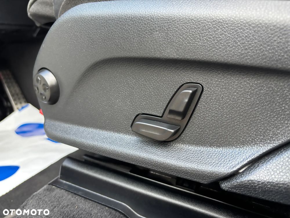 Mercedes-Benz GLC 220 d 4Matic 9G-TRONIC AMG Line - 27