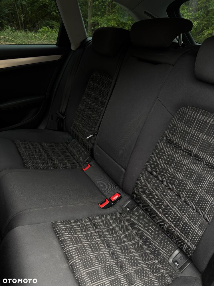 Audi A4 Avant 2.0 TDI DPF quattro S tronic Ambition - 17