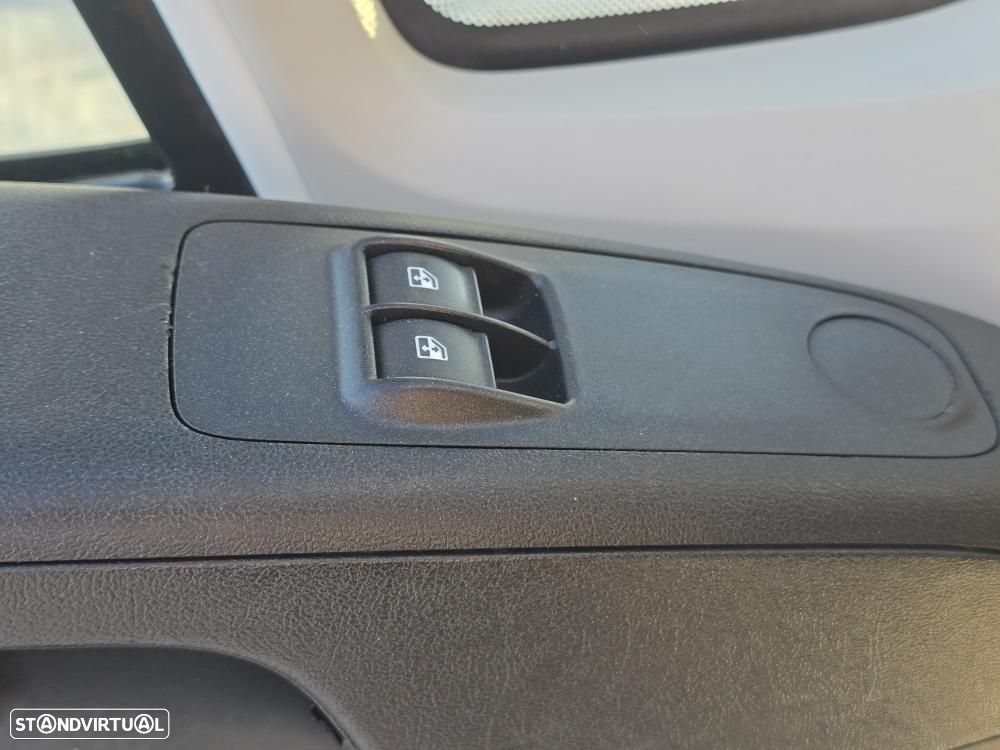 Peugeot Boxer 2.0 BlueHDi Caixa Aberta 3Lug. - 19