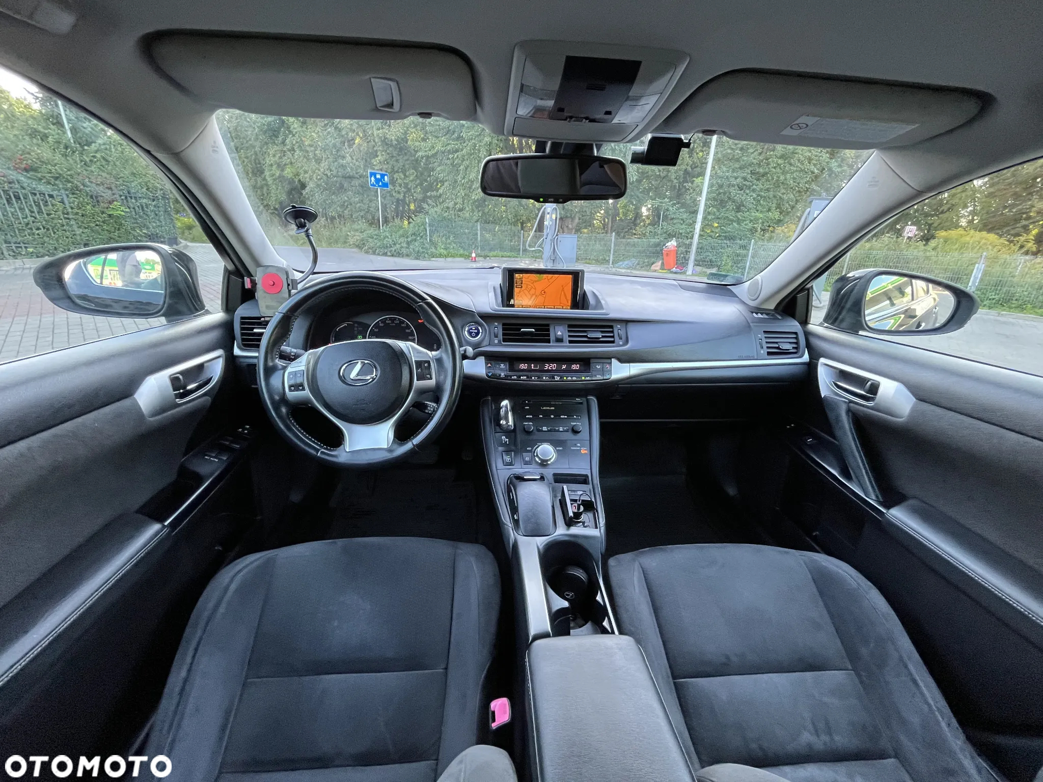 Lexus CT - 7