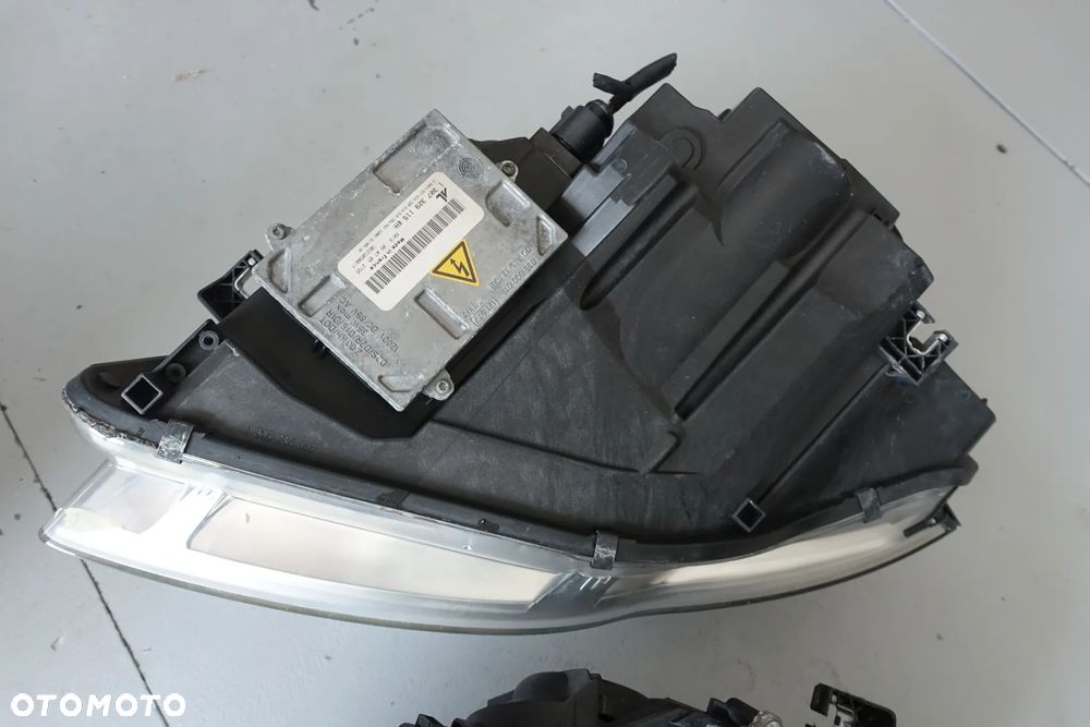 LAMPA LEWY PRAWY PRZÓD AUDI A4 B7 XENON - 8