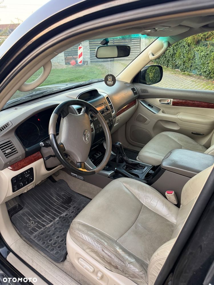 Toyota Land Cruiser - 14