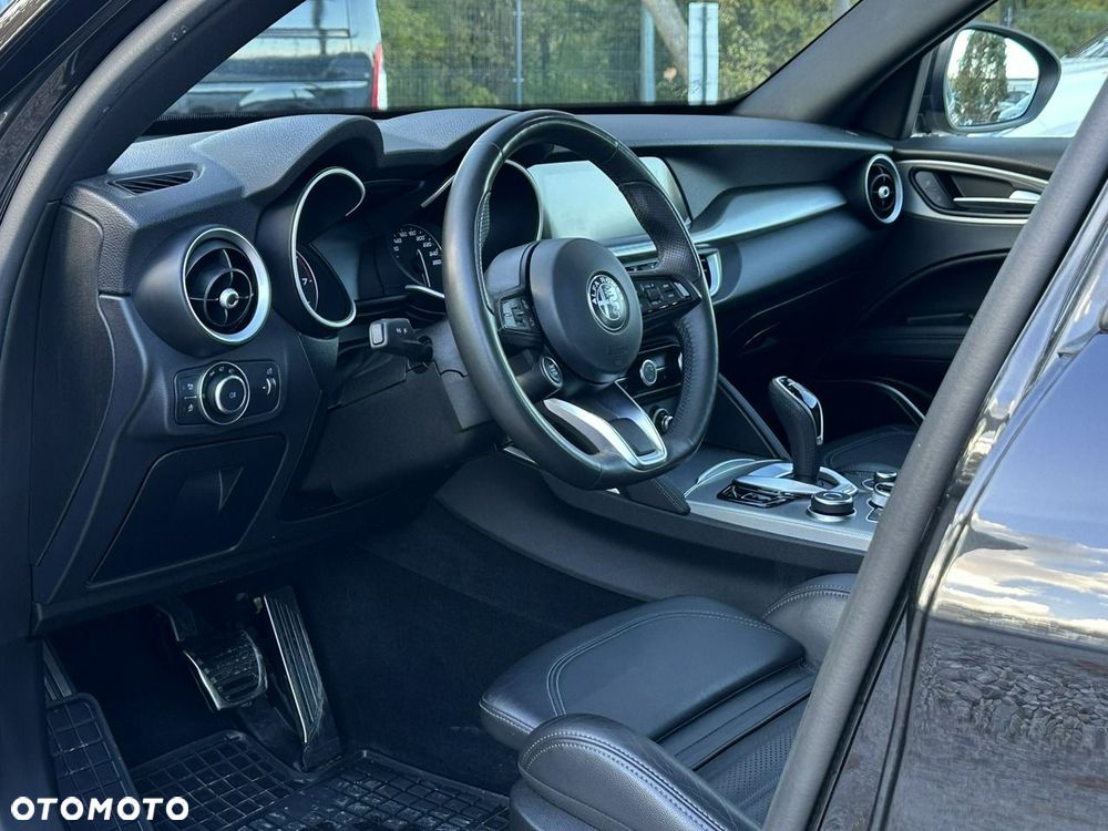 Alfa Romeo Stelvio 2.0 Turbo Veloce Q4 - 12