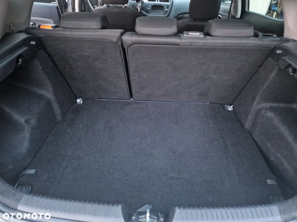 Kia Ceed 1.6 GDI Business Line - 33