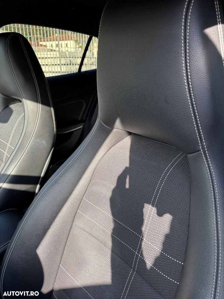 Mercedes-Benz GLA 220 d 7G-DCT - 12