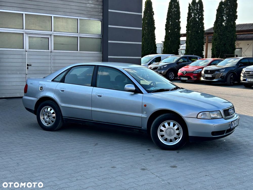 Audi A4 Limousine - 10
