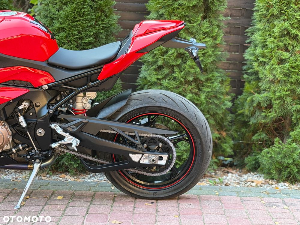 BMW S - 19