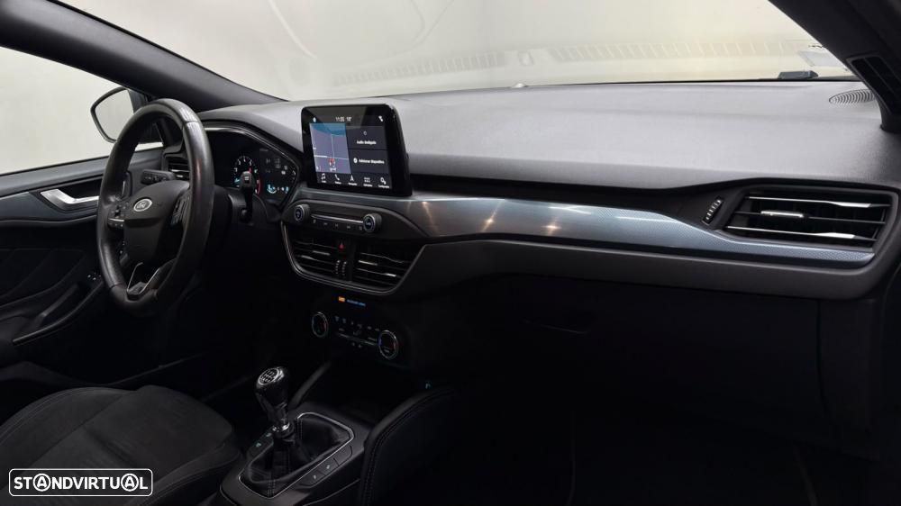 Ford Focus 1.0 EcoBoost Active - 32