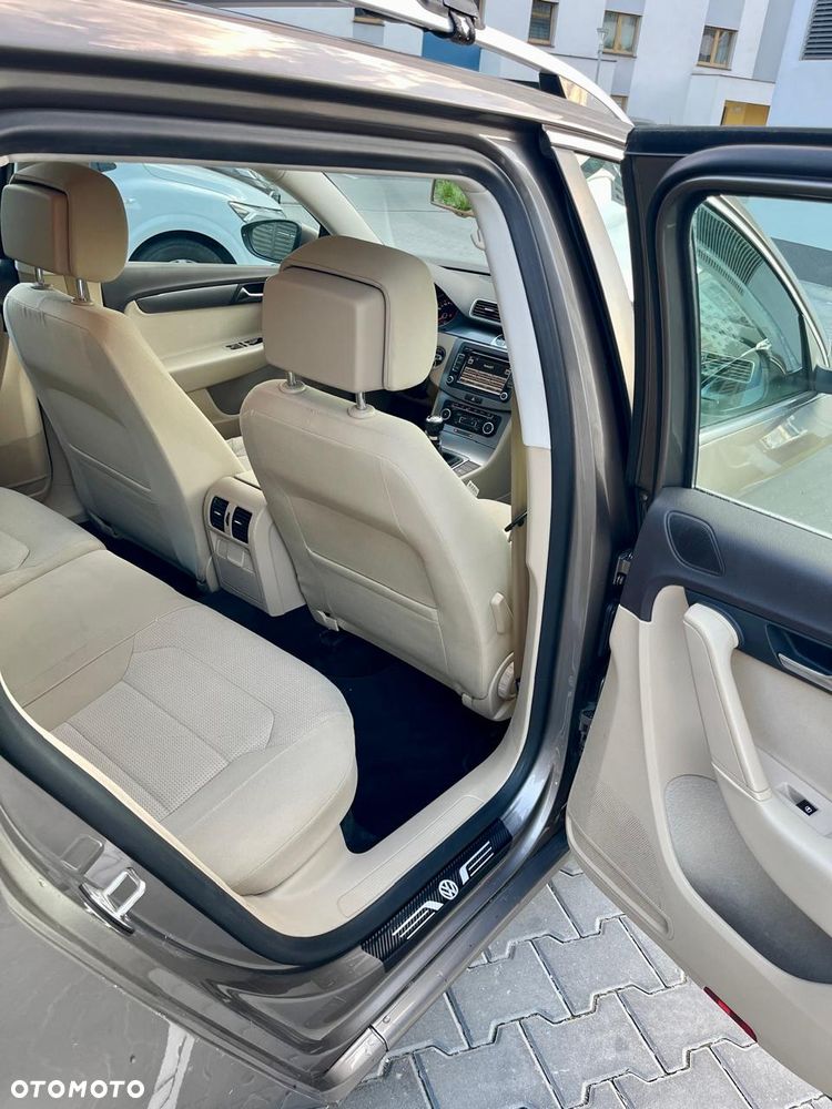 Volkswagen Passat Variant 2.0 TDI BlueMotion Technology Highline - 16