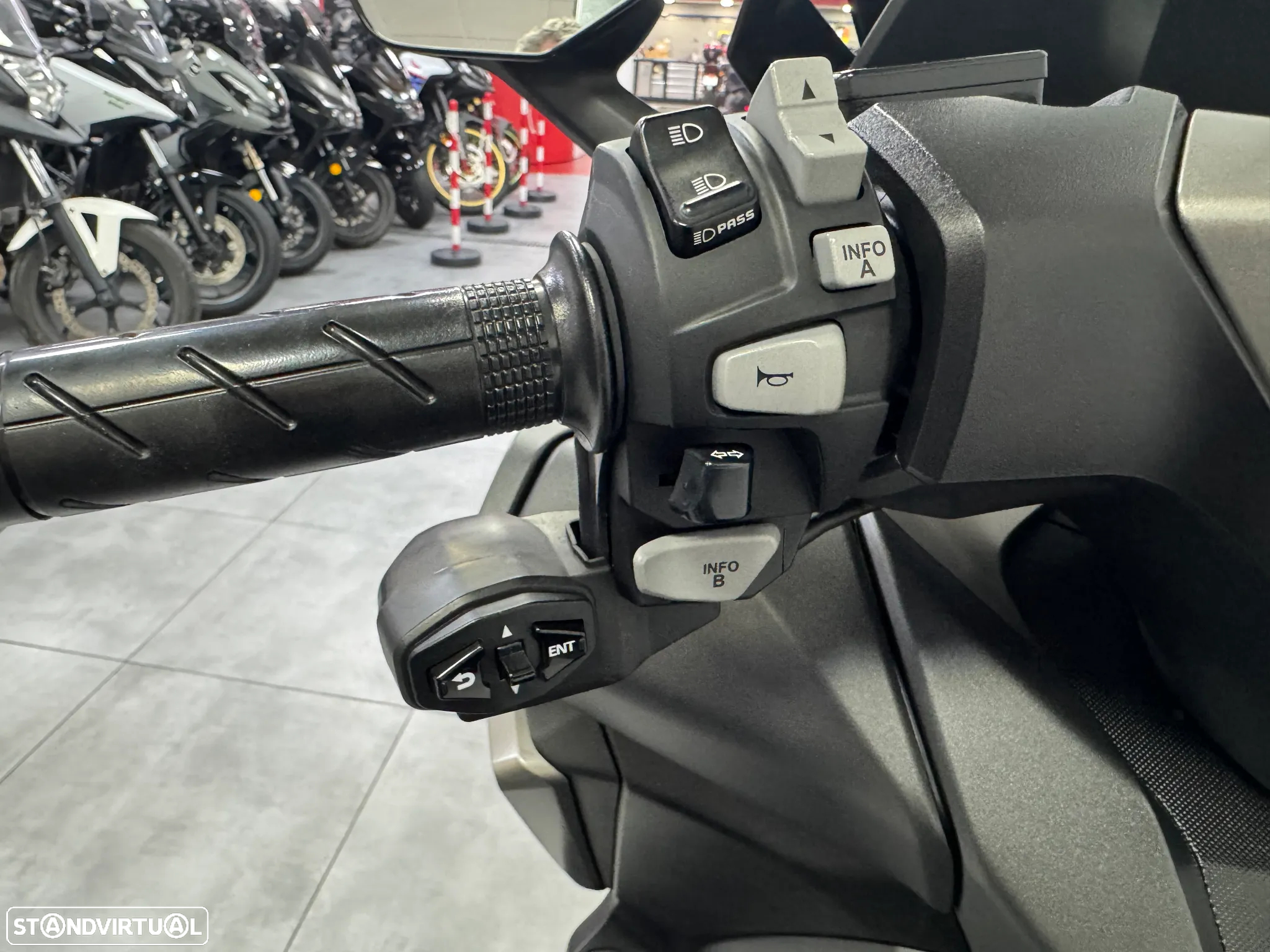 Honda Forza 350 - 7