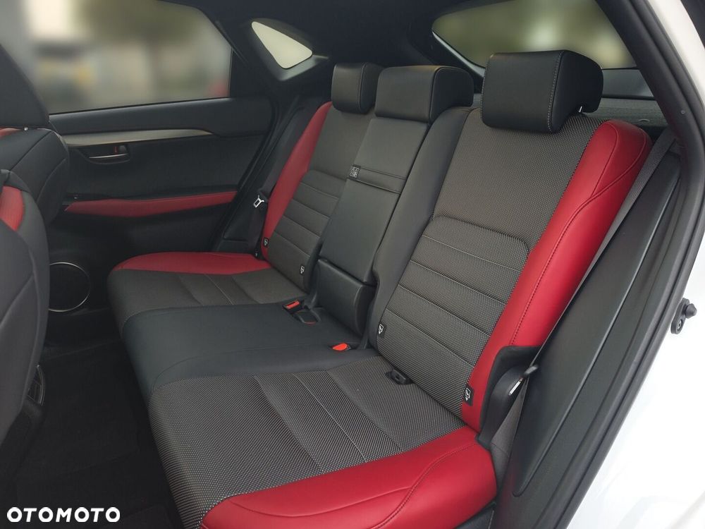 Lexus NX 300h F Sport AWD - 32