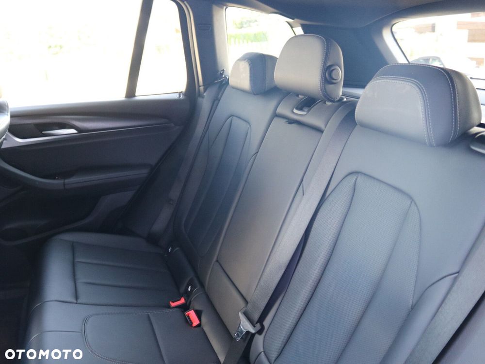 BMW X3 - 16