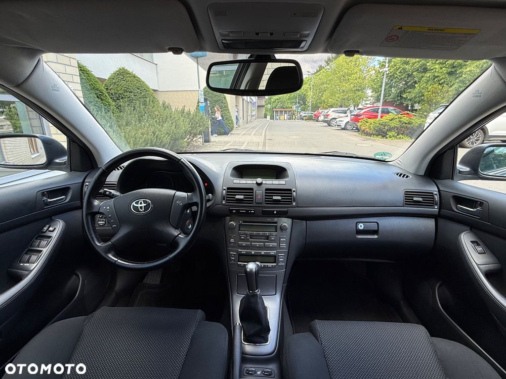 Toyota Avensis 1.8 VVT-i Terra - 31