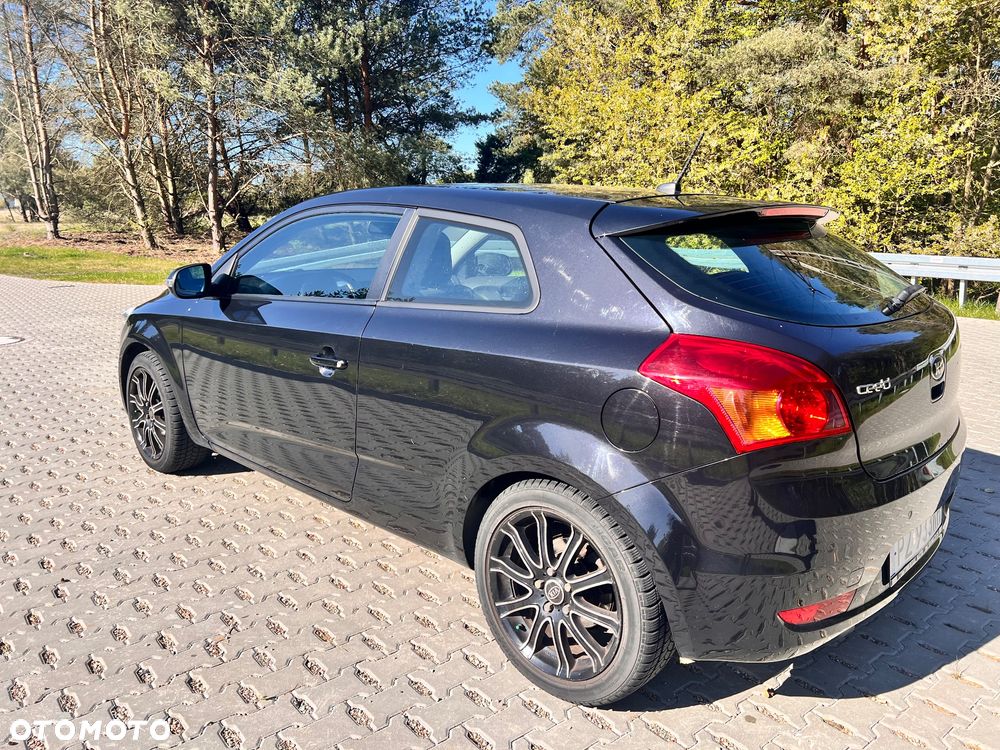 Kia Ceed - 1