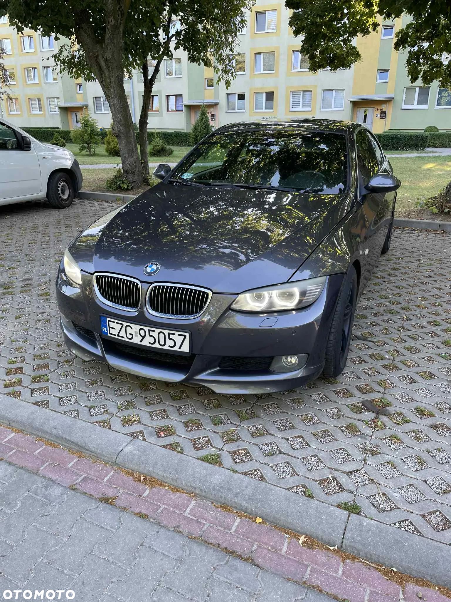 BMW Seria 3 325i - 1