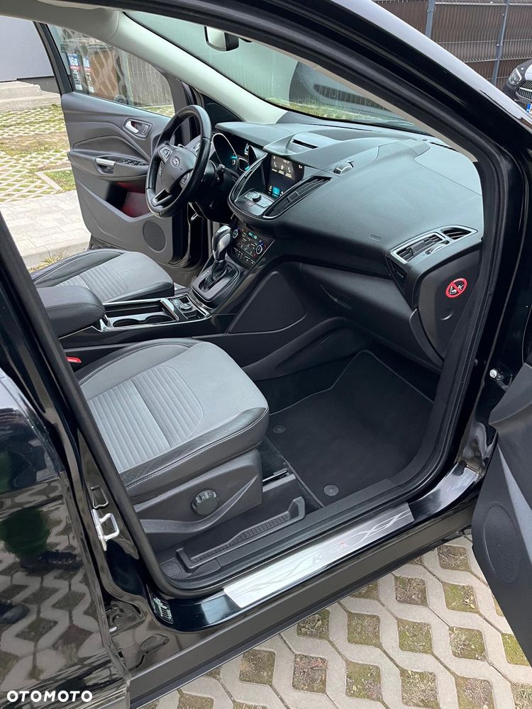 Ford Kuga 1.5 EcoBoost 2x4 Titanium - 27
