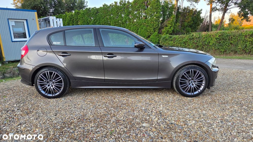 BMW Seria 1 120I 2006 photo 3