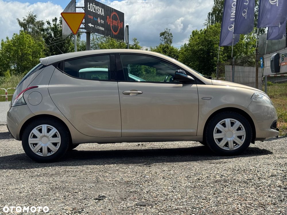 Lancia Ypsilon 1.2 8V Elefantino S&S - 11