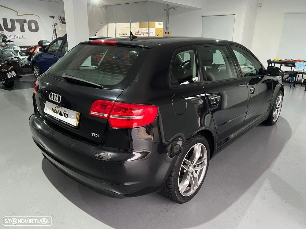 Audi A3 Sportback 1.6 TDI DPF Attraction - 7