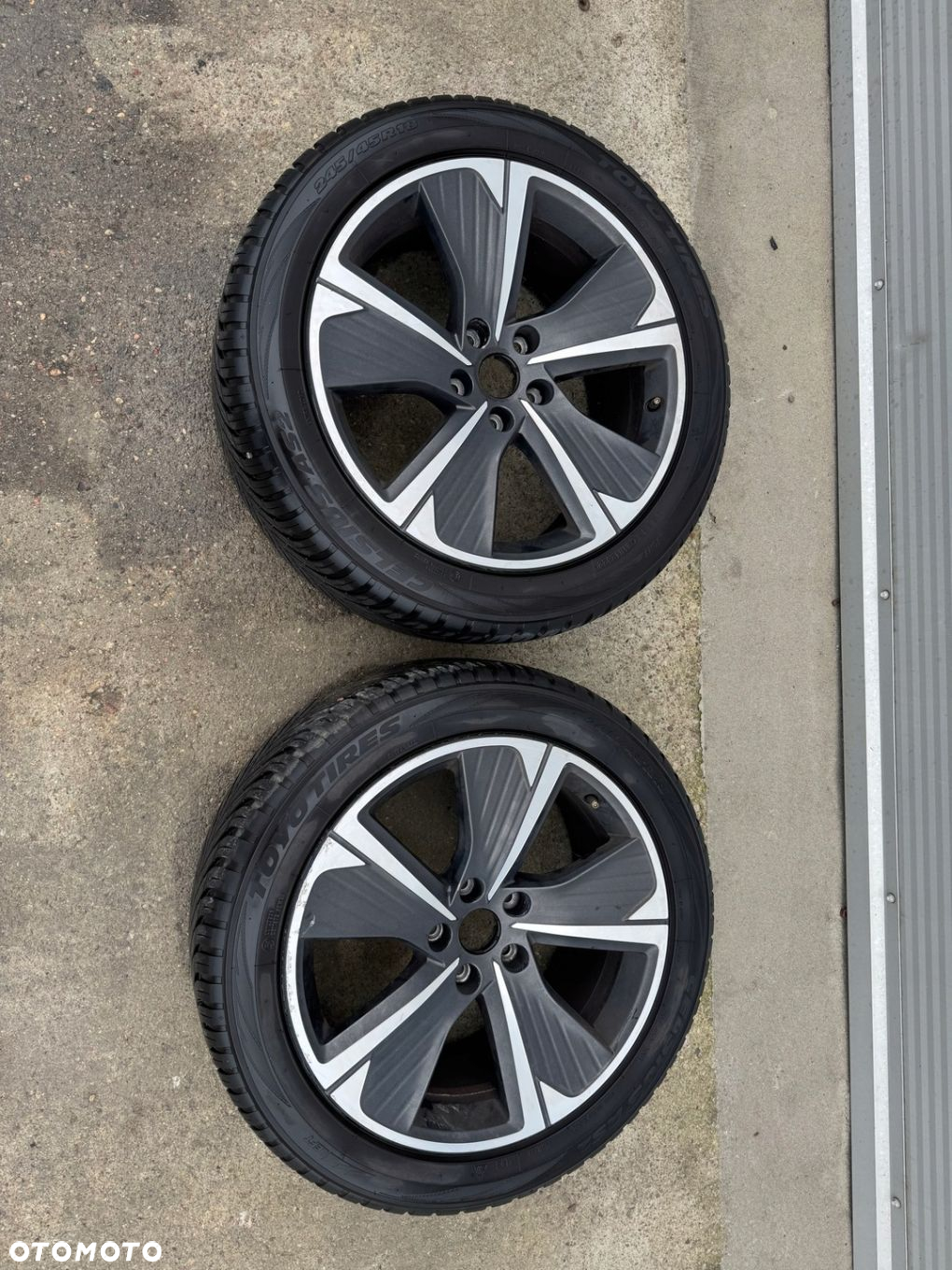 Cupra Formentor 1,5 TSI 2022r Felgi z oponami 245/45R18 - 3