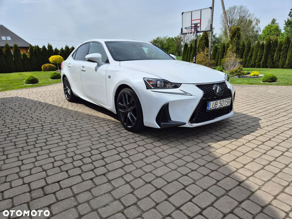 Lexus IS 200t / 300 F Sport - 3