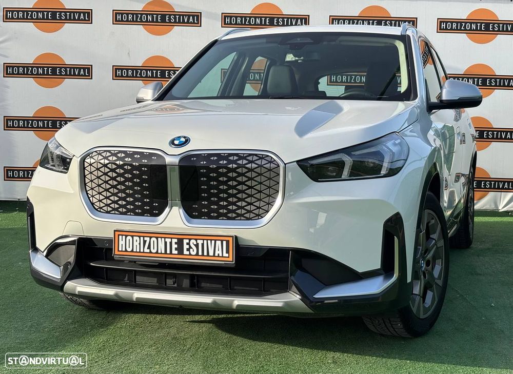 BMW iX1 xDrive30 xLine - 1