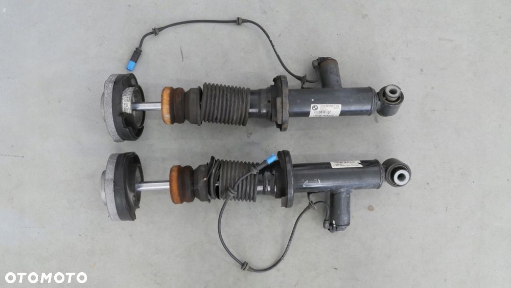 bmw x4 x4m 4.0 f26 amortyzator tylny tył edc lewy prawy 6872327 - 4