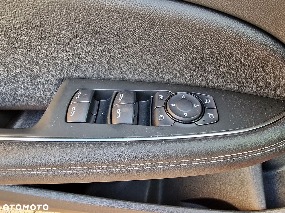 Opel Insignia 1.5 - 12