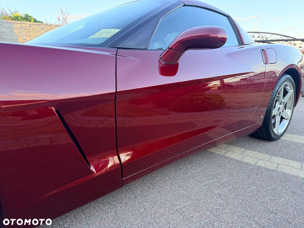 Chevrolet Corvette - 19