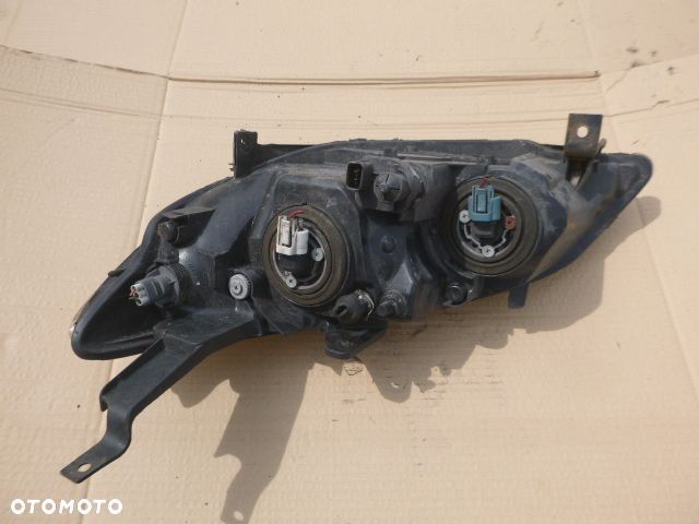 LAMPA PRAWY PRZÓD PRAWA PRZEDNIA HONDA CIVIC VII LIFT SEDAN 5D 04-06 - 18