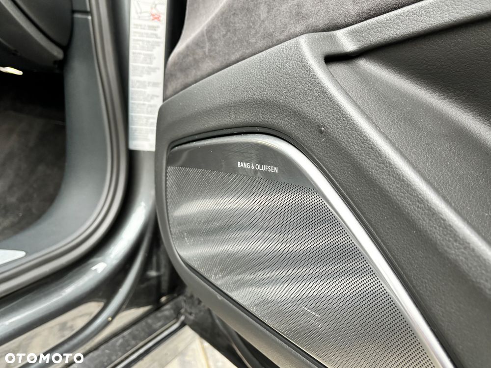 Audi S8 Standard - 15