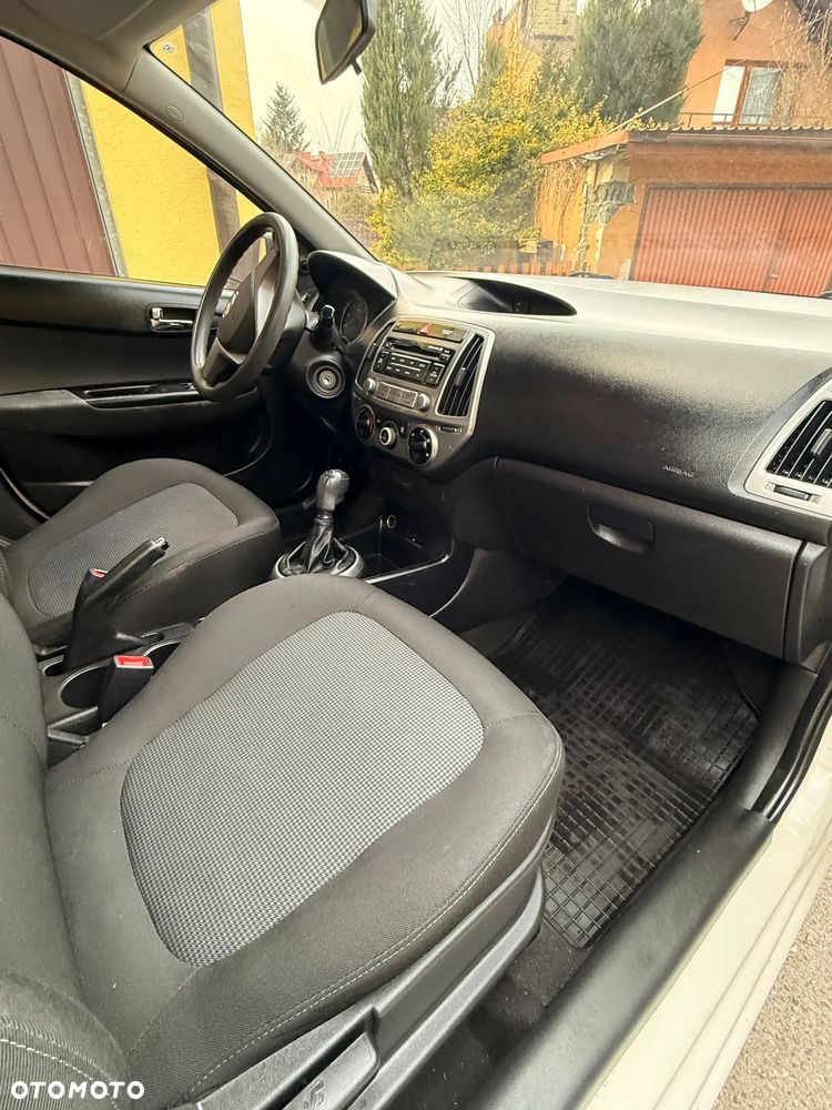 Hyundai i20 1.1 CRDi Classic + - 6