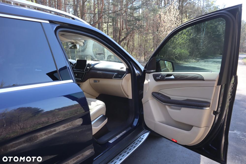 Mercedes-Benz GLS - 11