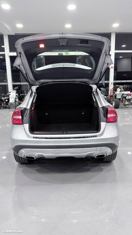 Mercedes-Benz GLA 200 AMG Line - 11