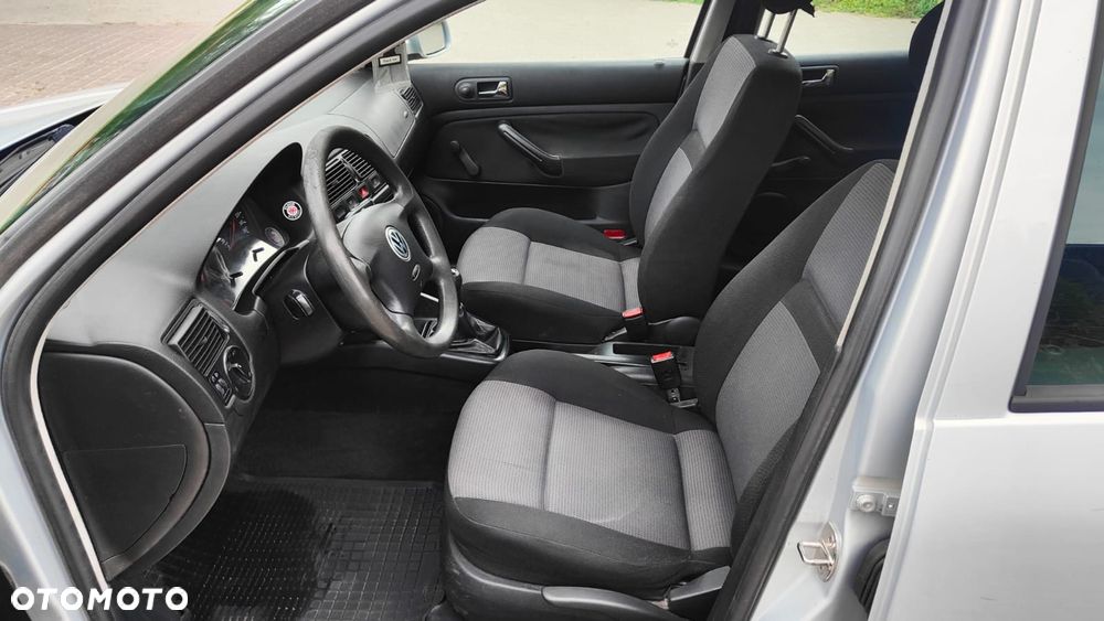 Volkswagen Golf - 27