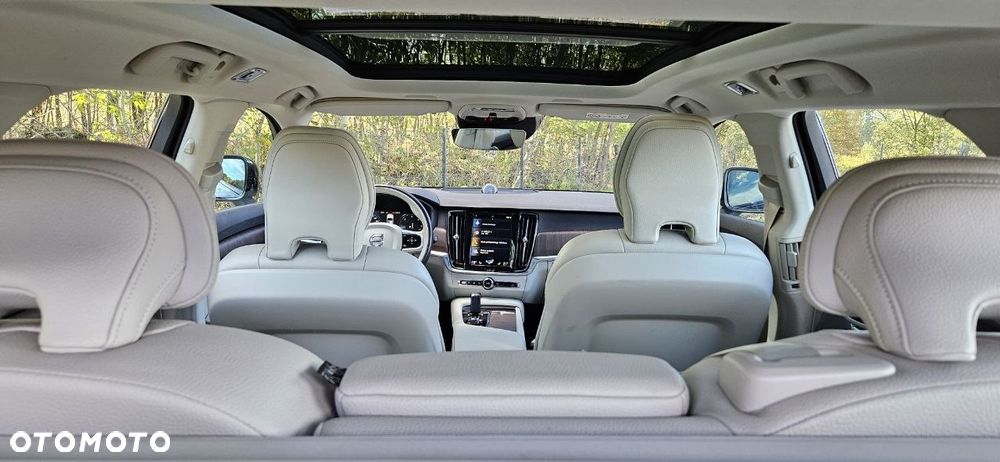 Volvo V90 Cross Country B5 D AWD Pro - 24