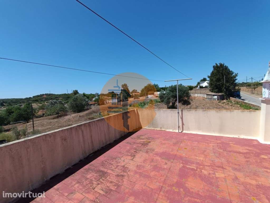 EDIFÍCIO COM TRÊS PISOS - VÁRIAS DIVISÕES - HABITAÇÃO - RESTAURANTE... - Grande imagem: 4/60