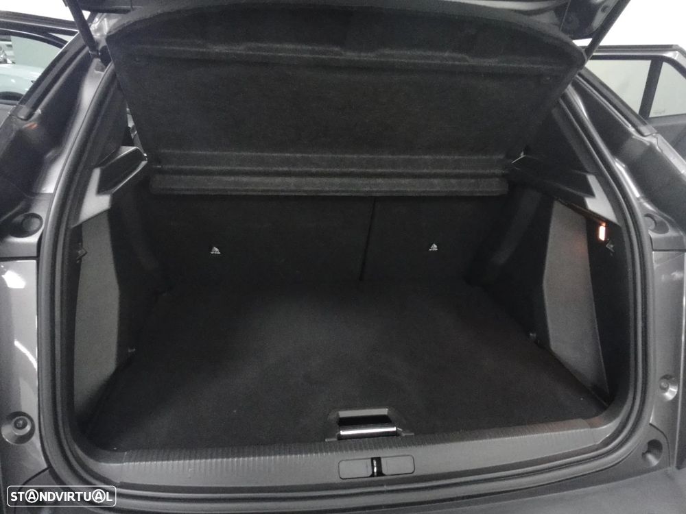 Peugeot 2008 1.2 PureTech GT EAT8 - 16