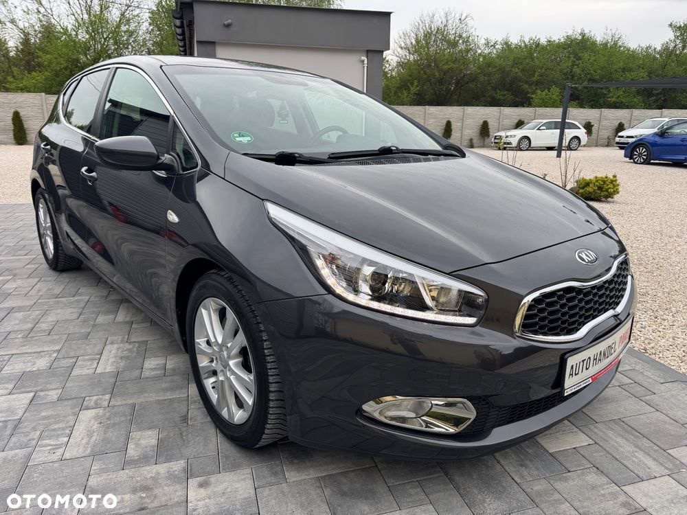Kia Ceed 1.6 GDI ISG Dream-Team Edition - 3