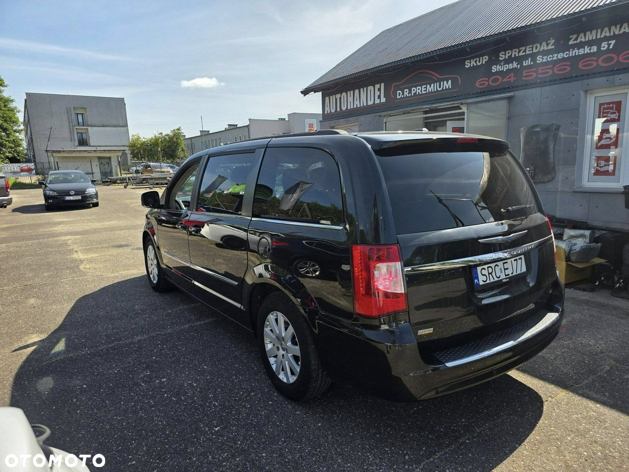 Chrysler Town & Country - 4