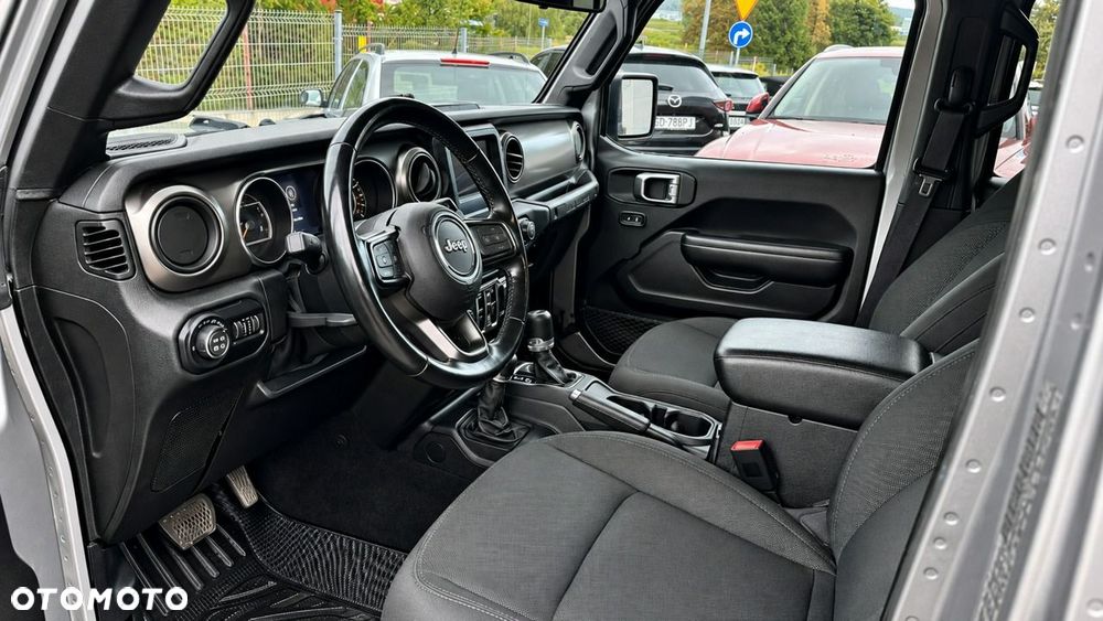 Jeep Wrangler - 9