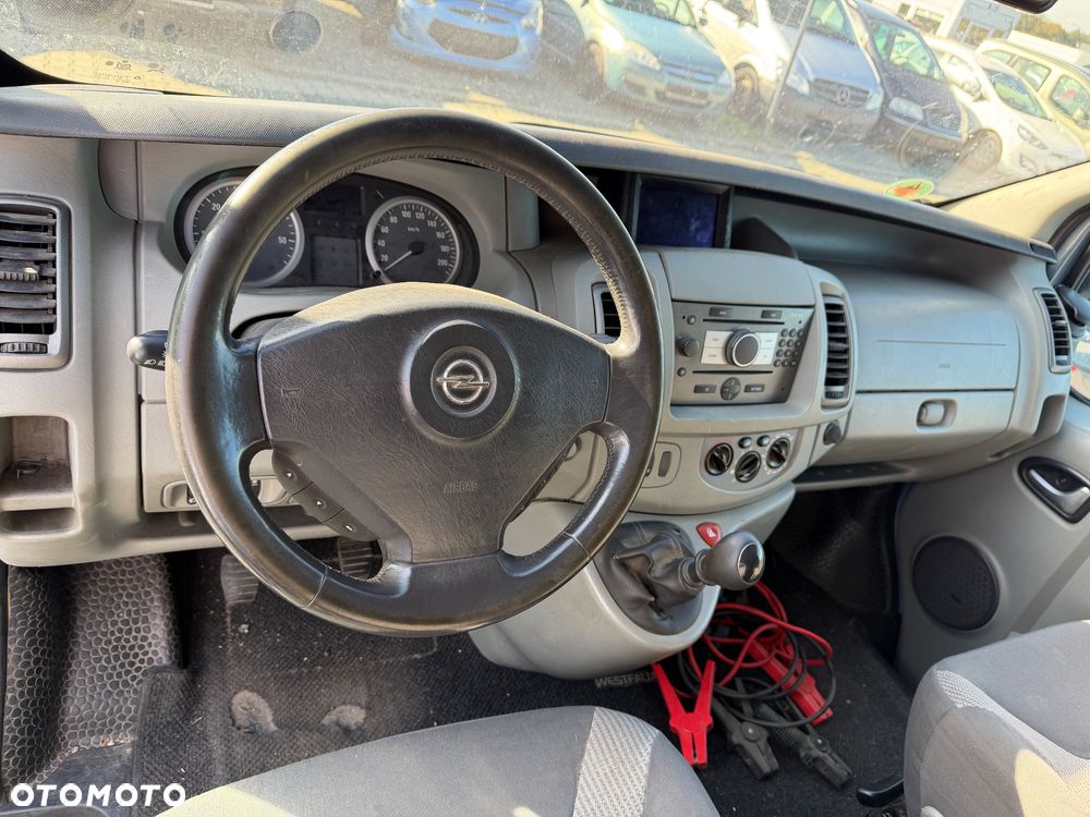 Opel Vivaro - 8