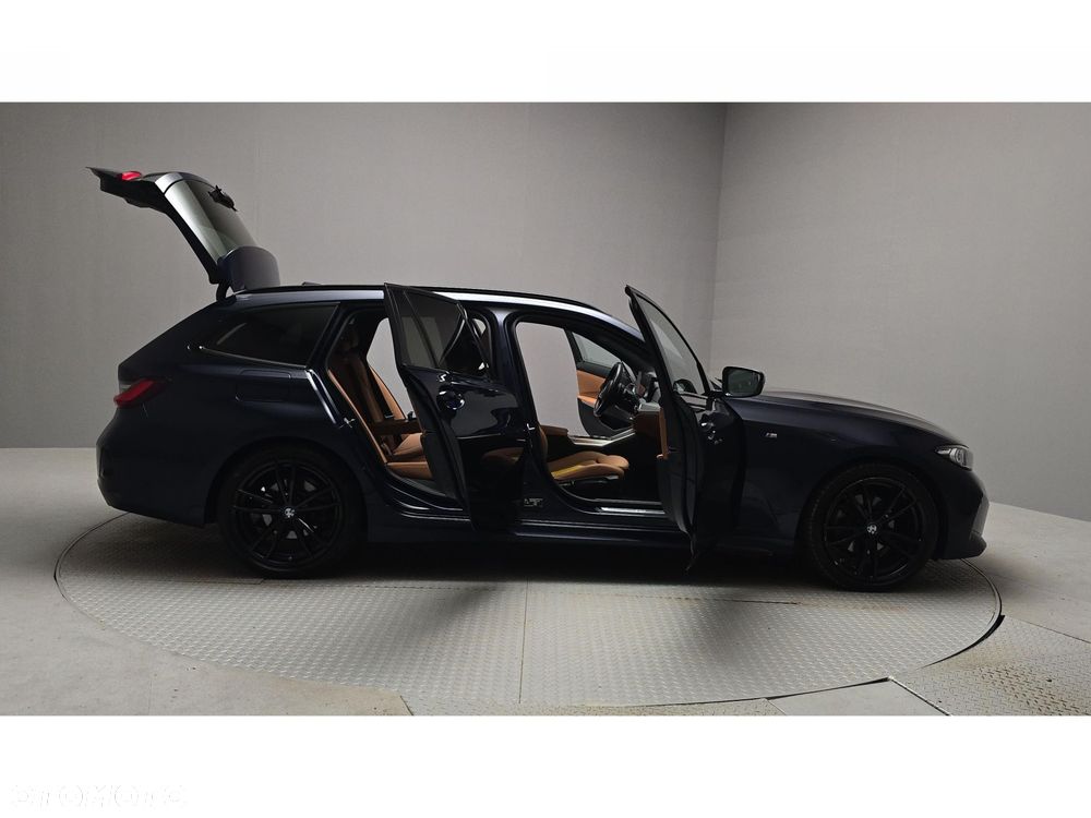 BMW Seria 3 320d xDrive M Sport - 11